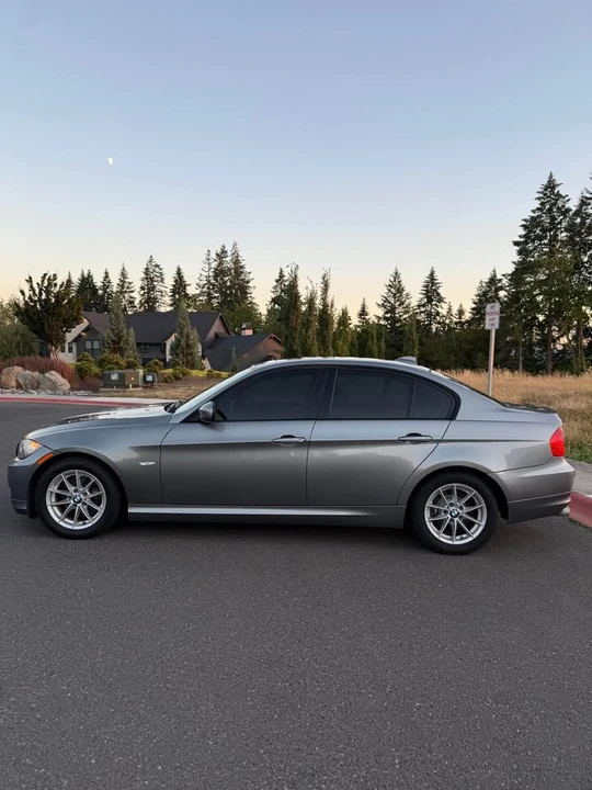 2010 BMW E90 3 Series Sedan - Image 7 of 16