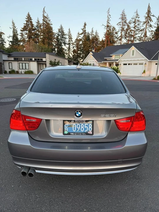 2010 BMW E90 3 Series Sedan - Image 6 of 16
