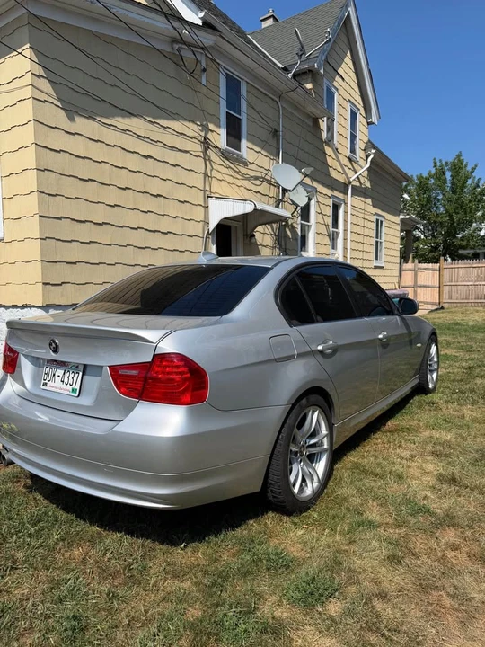 2010 BMW E90 3 Series Sedan - Image 5 of 17