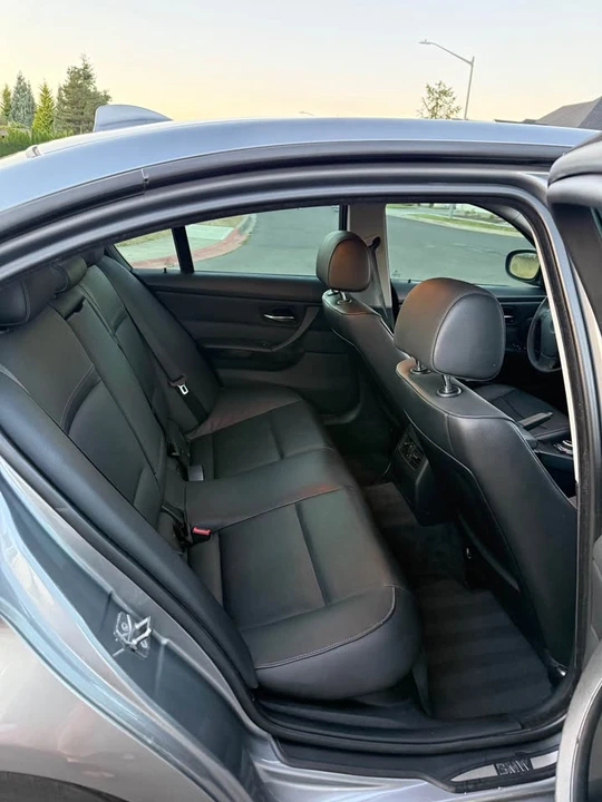 2010 BMW E90 3 Series Sedan - Image 12 of 16