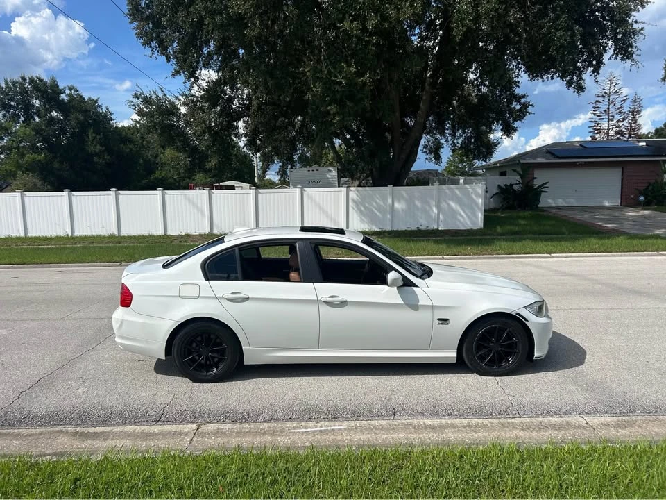 2010 BMW E90 3 Series Sedan - Image 2 of 10