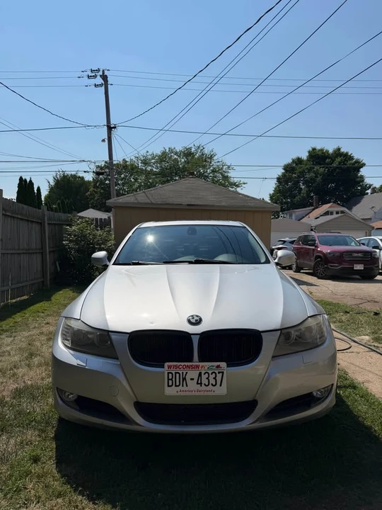 2010 BMW E90 3 Series Sedan - Image 2 of 17