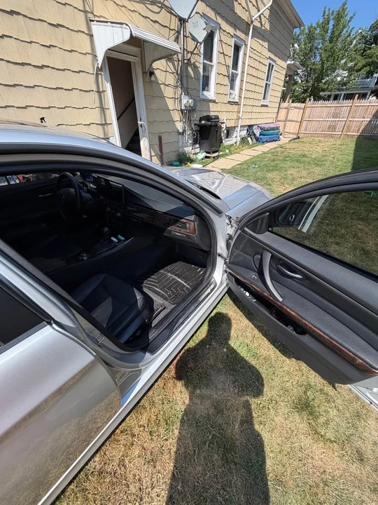2010 BMW E90 3 Series Sedan - Image 7 of 17