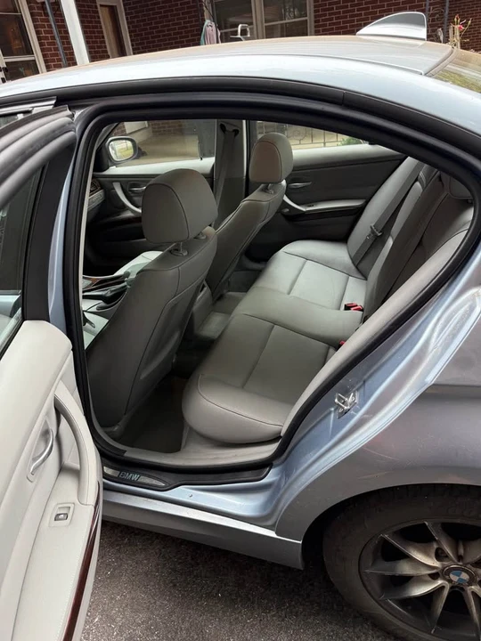 2010 BMW E90 3 Series Sedan - Image 5 of 10