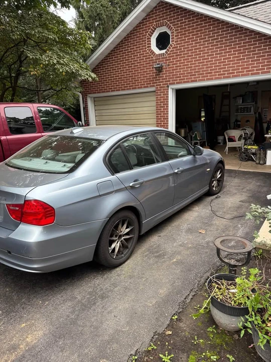 2010 BMW E90 3 Series Sedan - Image 8 of 10