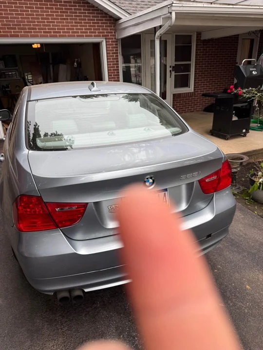2010 BMW E90 3 Series Sedan - Image 6 of 10