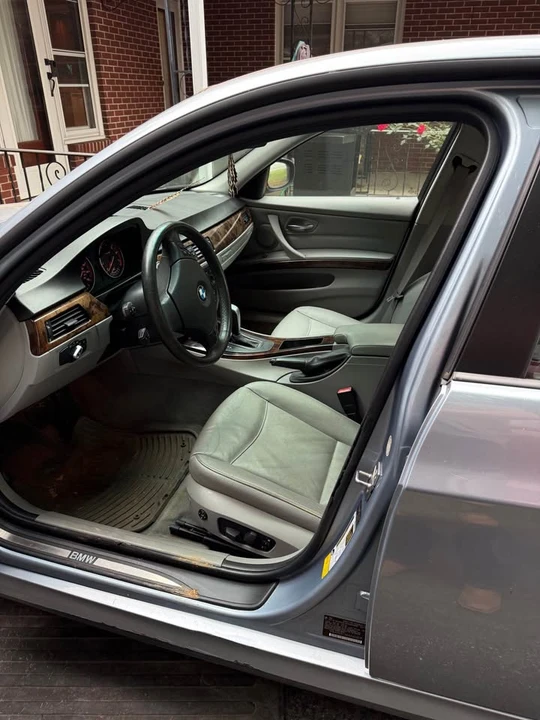 2010 BMW E90 3 Series Sedan - Image 4 of 10