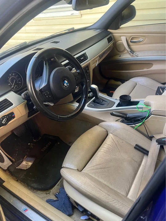 2010 BMW E90 3 Series Sedan - Image 2 of 6