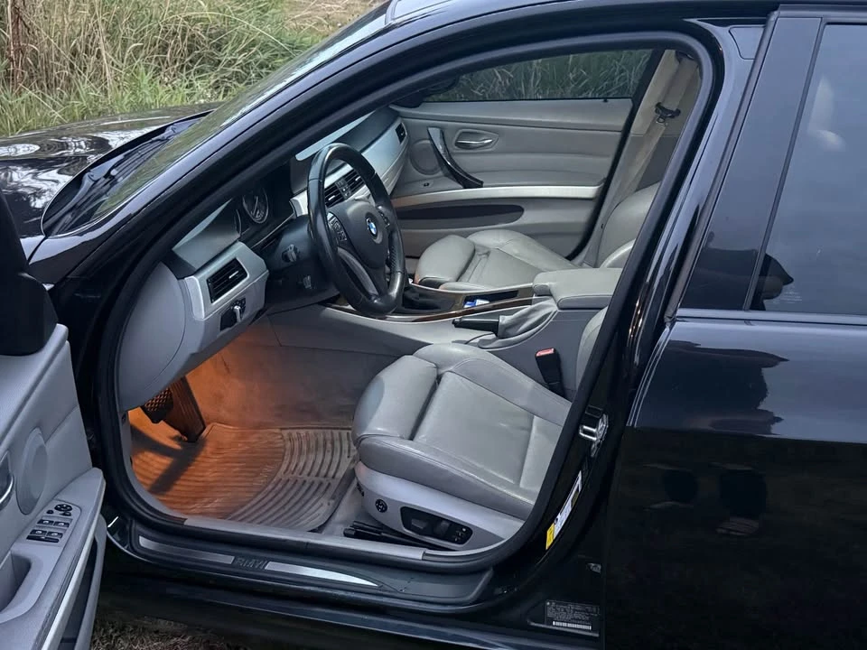 2010 BMW E90 3 Series Sedan - Image 6 of 7