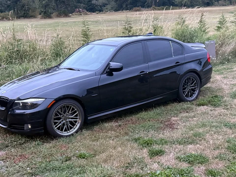 2010 BMW E90 3 Series Sedan - Image 2 of 7