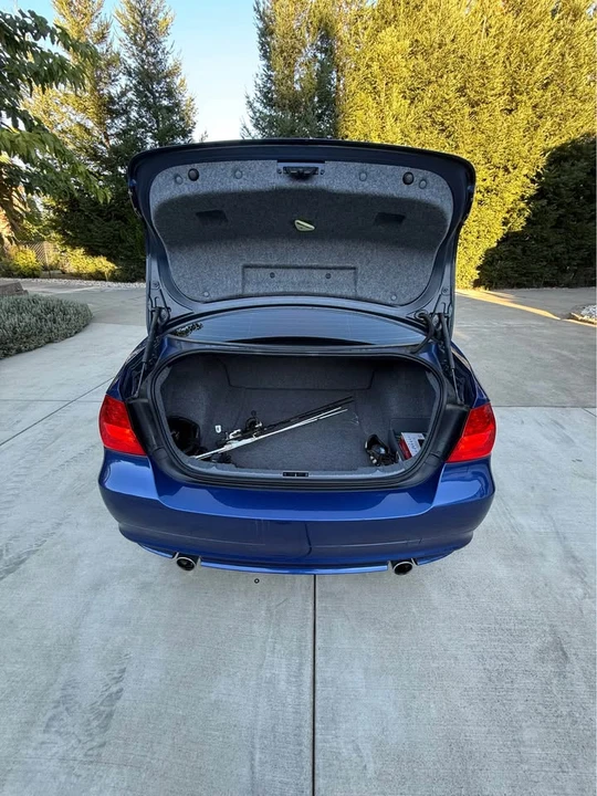 2010 BMW E90 3 Series Sedan - Image 9 of 11
