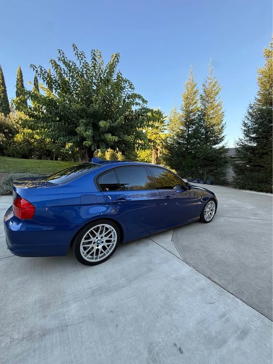 2010 BMW E90 3 Series Sedan - Image 2 of 11