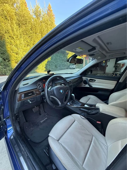 2010 BMW E90 3 Series Sedan - Image 8 of 11