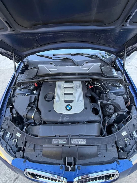 2010 BMW E90 3 Series Sedan - Image 10 of 11