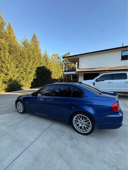 2010 BMW E90 3 Series Sedan - Image 3 of 11