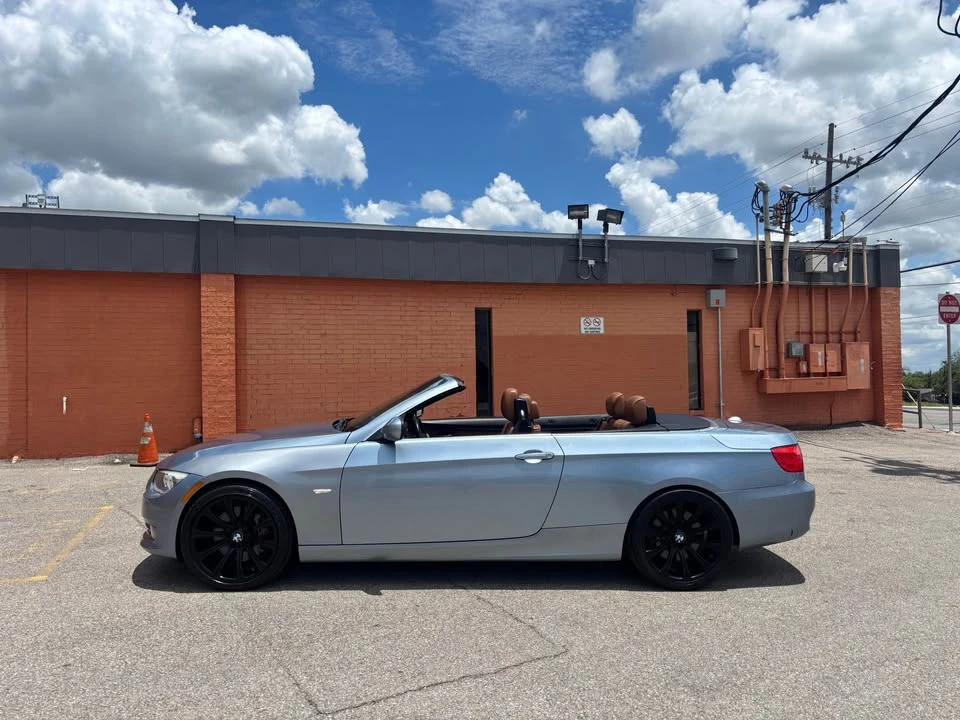 2010 BMW E93 335i Convertible - Image 6 of 13