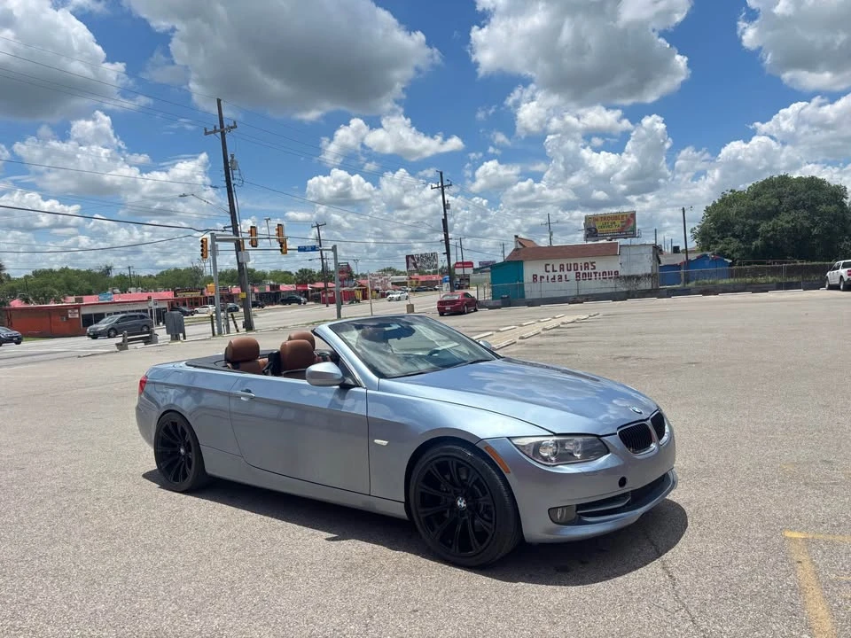 2010 BMW E93 335i Convertible - Image 5 of 13