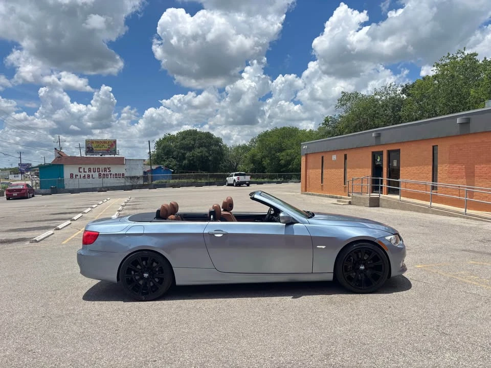 2010 BMW E93 335i Convertible - Image 2 of 13