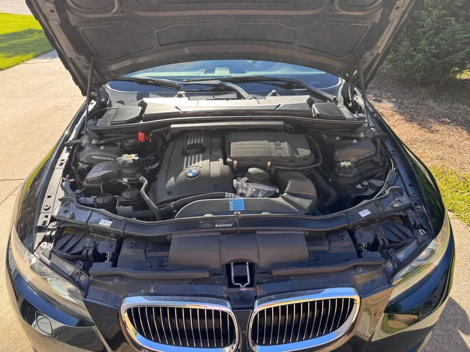 2010 BMW E93 335i Convertible - Image 2 of 14