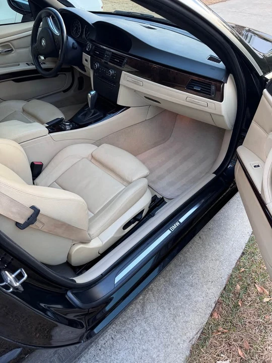 2010 BMW E93 335i Convertible - Image 7 of 14