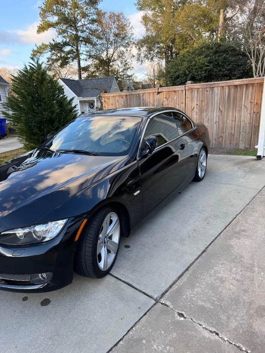 2010 BMW E93 335i Convertible - Image 13 of 14