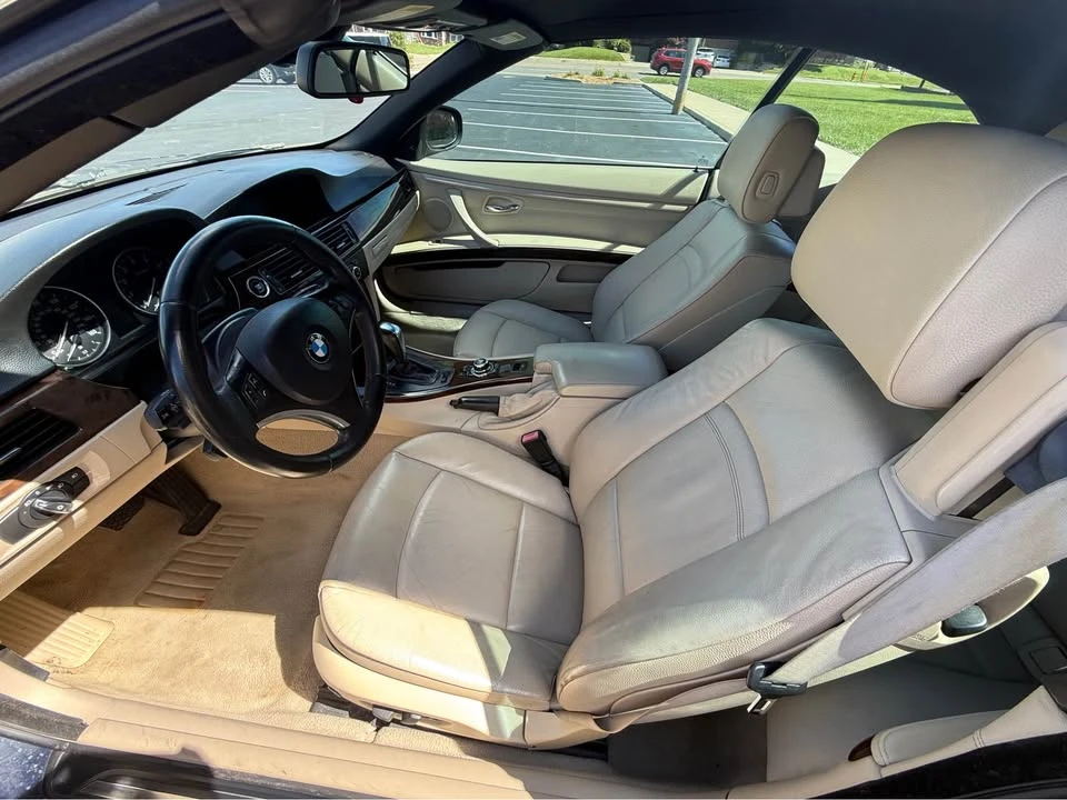 2010 BMW E93 335i Convertible - Image 8 of 8