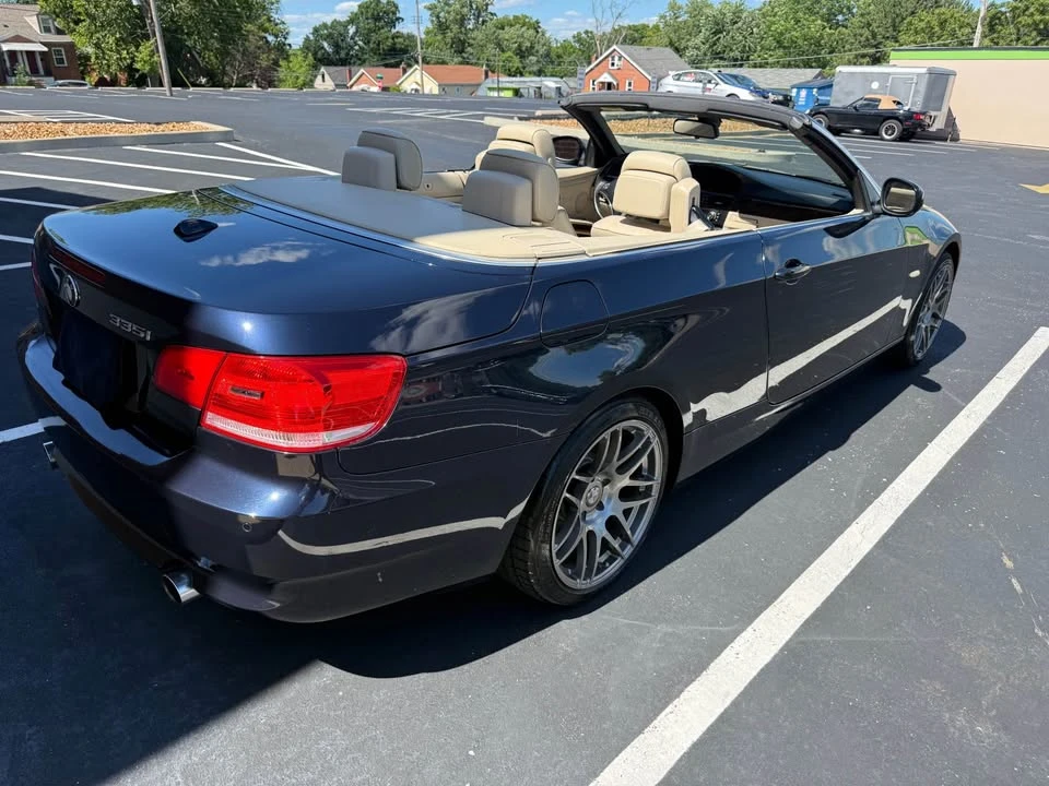 2010 BMW E93 335i Convertible - Image 5 of 8