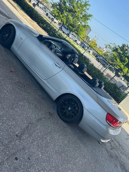 2010 BMW E93 335i Convertible - Image 9 of 10