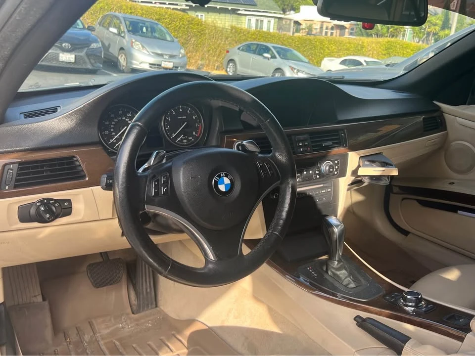 2010 BMW E93 335i Convertible - Image 7 of 10
