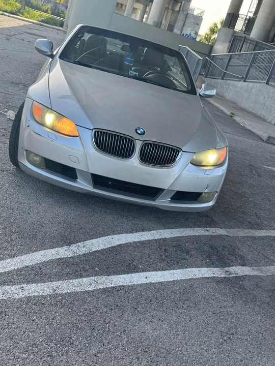 2010 BMW E93 335i Convertible - Image 10 of 10