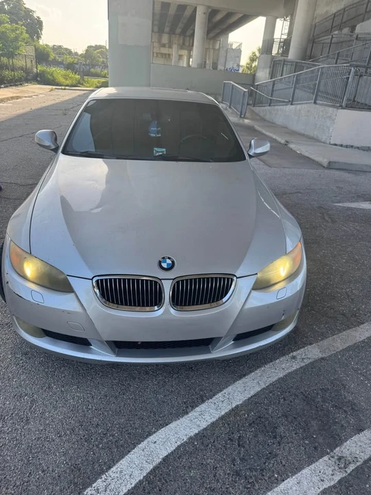 2010 BMW E93 335i Convertible - Image 3 of 10