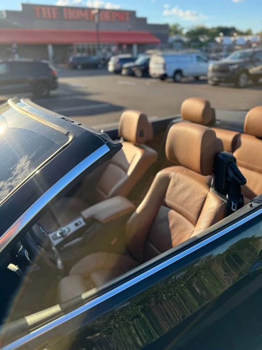 2010 BMW E93 335i Convertible - Image 5 of 9