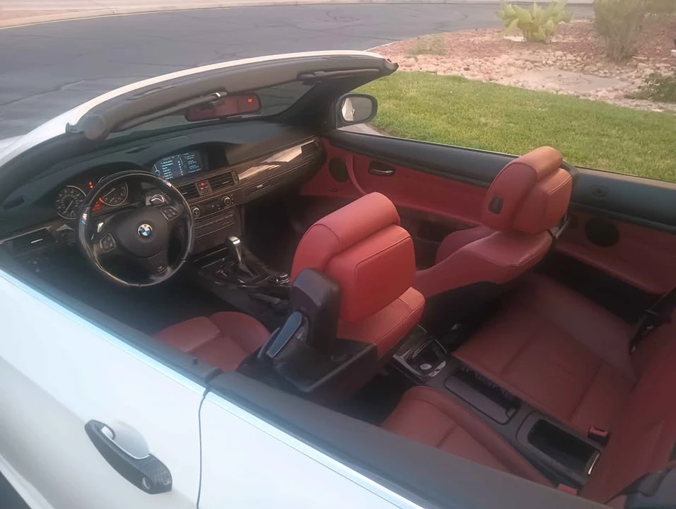 2010 BMW E93 335i Convertible - Image 11 of 20