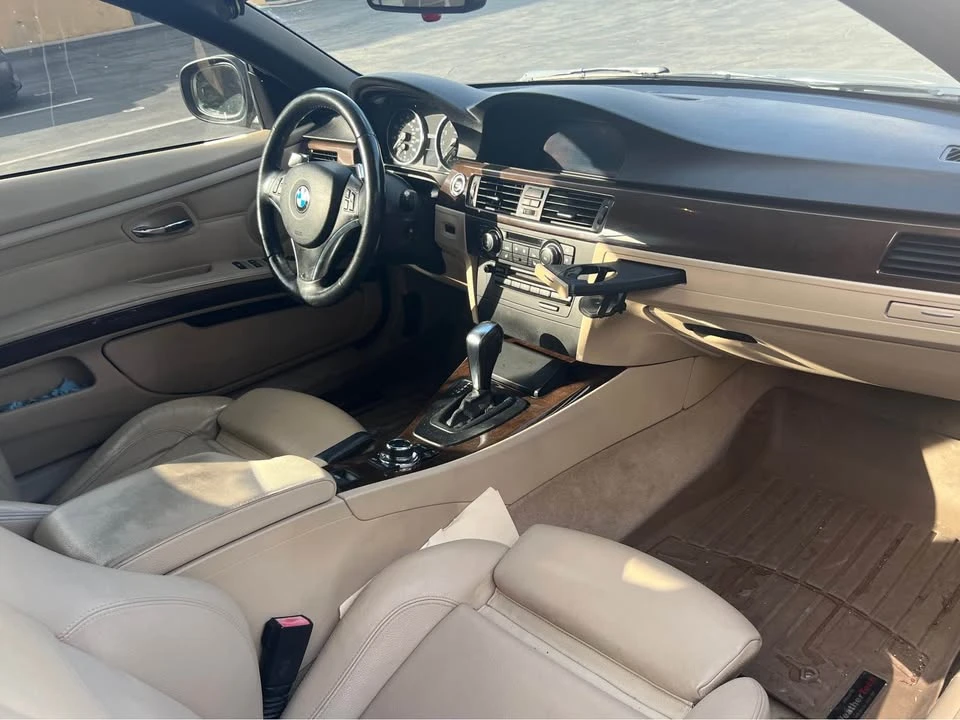 2010 BMW E93 335i Convertible - Image 4 of 10