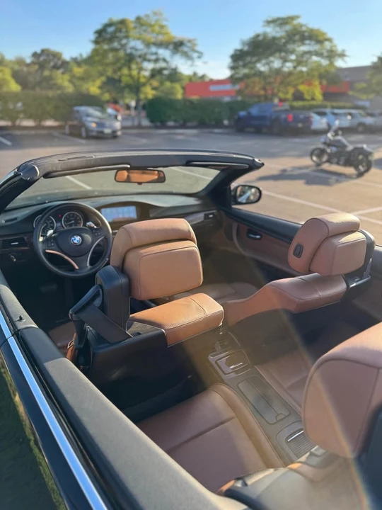 2010 BMW E93 335i Convertible - Image 6 of 9