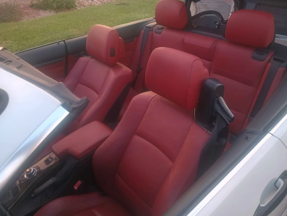 2010 BMW E93 335i Convertible - Image 10 of 20