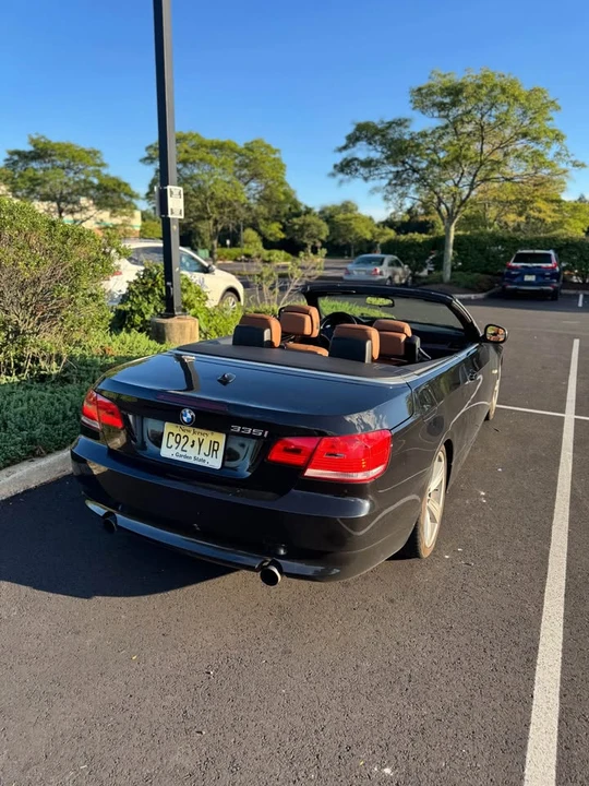 2010 BMW E93 335i Convertible - Image 3 of 9
