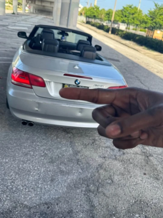 2010 BMW E93 335i Convertible - Image 7 of 10