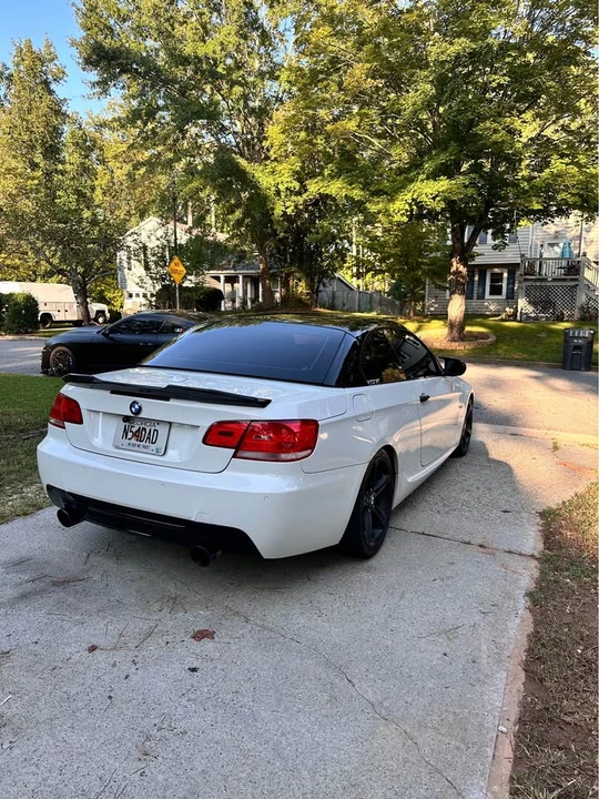 2010 BMW E93 335i Convertible - Image 3 of 19