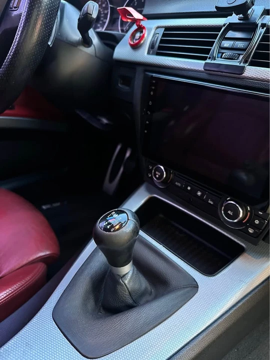 2010 BMW E93 335i Convertible - Image 13 of 19