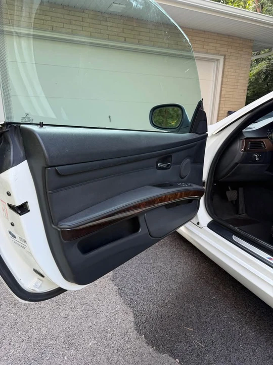 2010 BMW E93 335i Convertible - Image 12 of 20