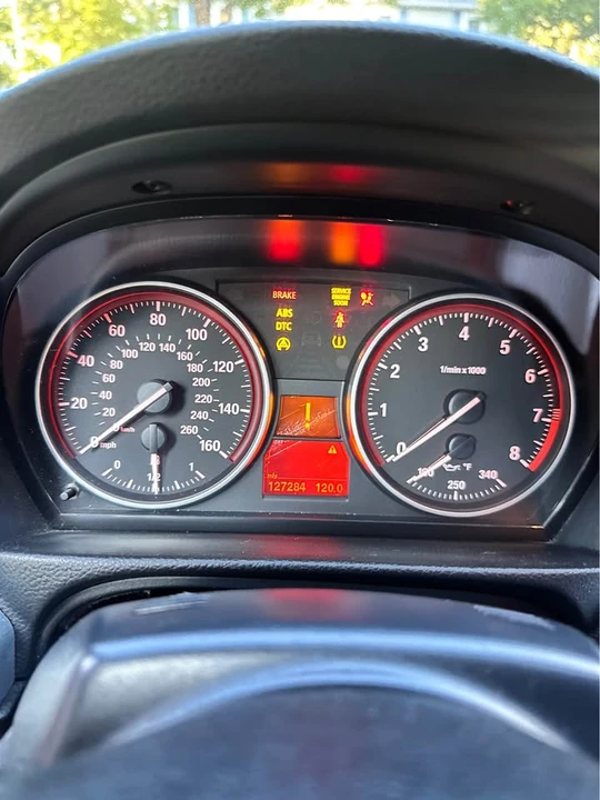 2010 BMW E93 335i Convertible - Image 14 of 19