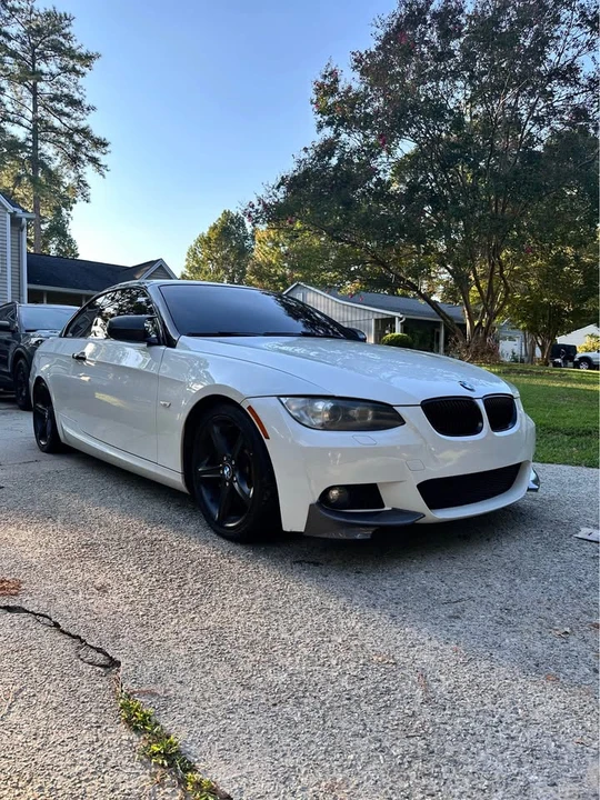 2010 BMW E93 335i Convertible - Image 2 of 19