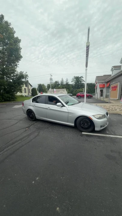 2010 BMW E90 335i Sedan - Image 2 of 3
