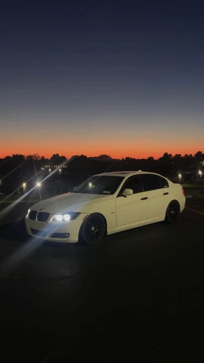 2010 BMW E90 335i Sedan - Image 5 of 8
