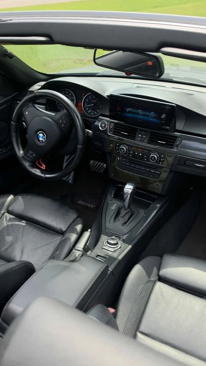 2010 BMW E93 335i Convertible - Image 9 of 9