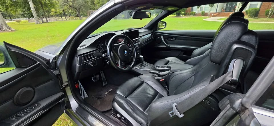 2010 BMW E93 335i Convertible - Image 6 of 9
