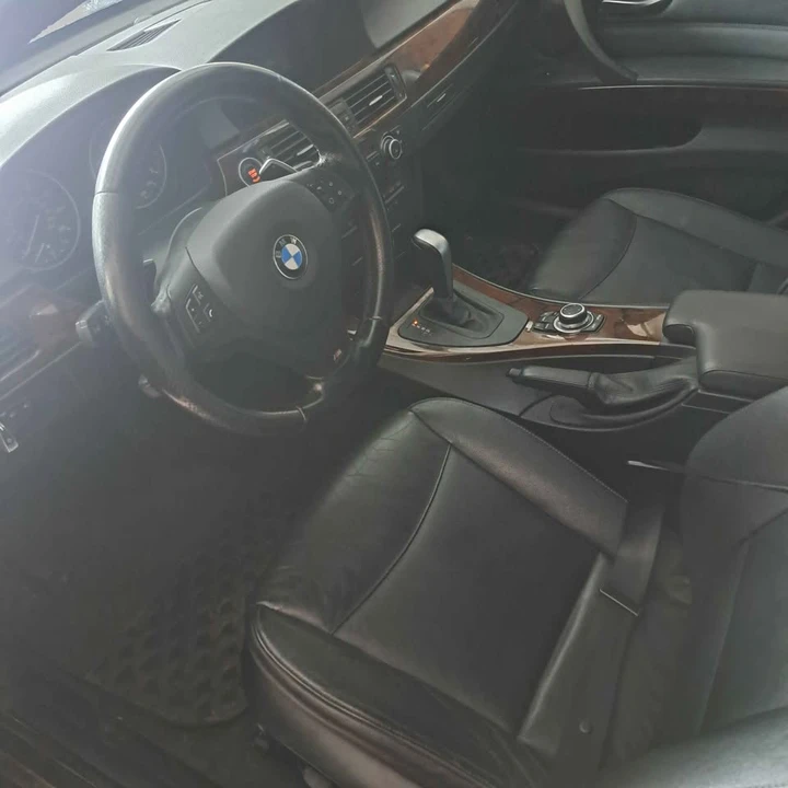 2010 BMW E90 335i Sedan - Image 4 of 8