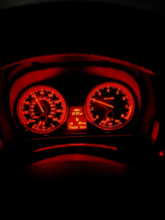 2010 BMW 3 Series - Image 13 of 13
