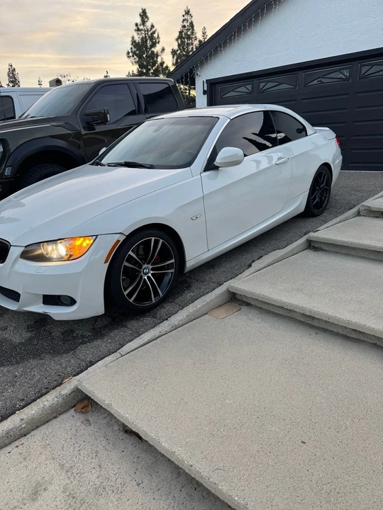 2010 BMW 3 Series - Image 2 of 13